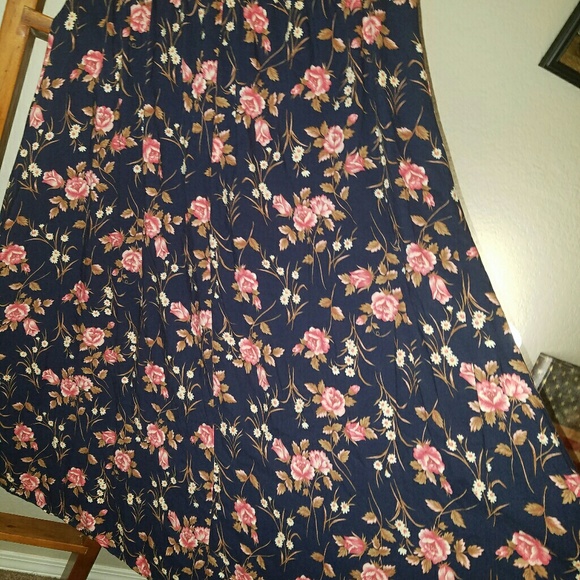 Expressions Floral Flowy button up Maxi Dress - Picture 5 of 5